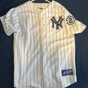 Derek Jeter Yankees jersey for his final season.